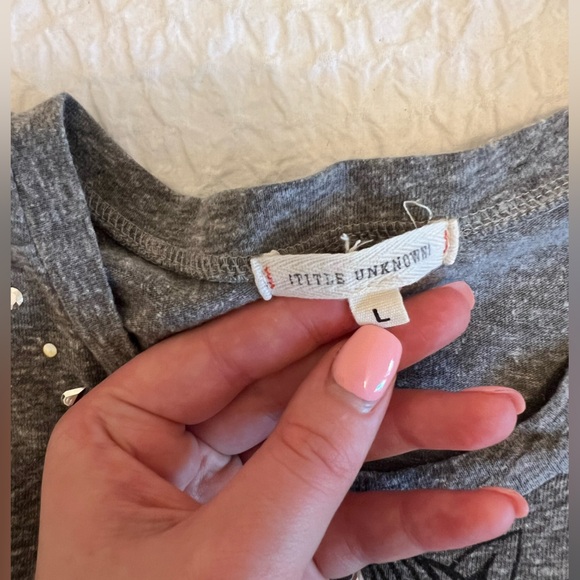 Urban Outfitters Elephant Muscle Tee - Picture 3 of 7